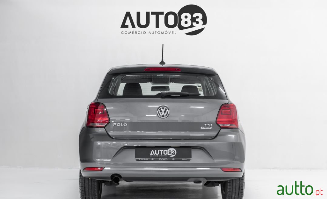 2015' Volkswagen Polo photo #3