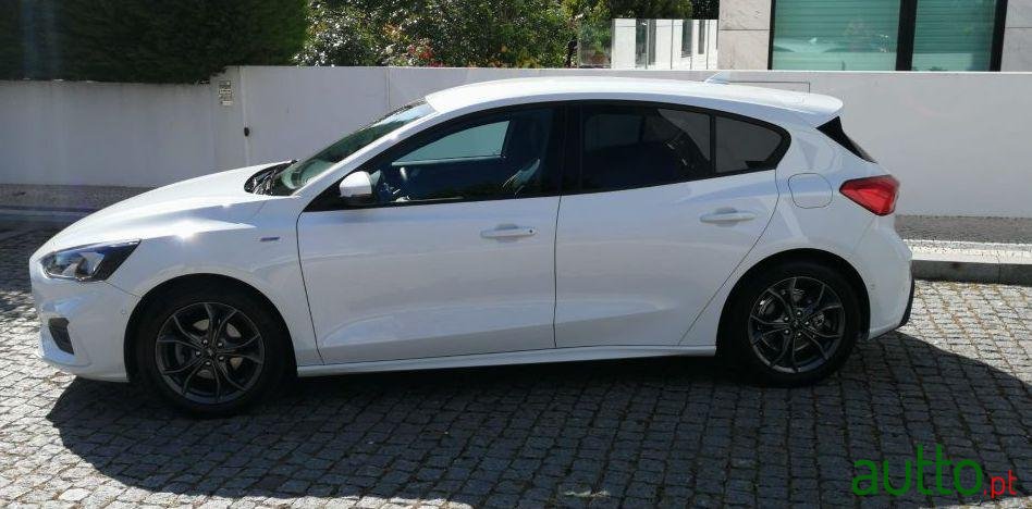 2018' Ford Focus St-Line photo #1