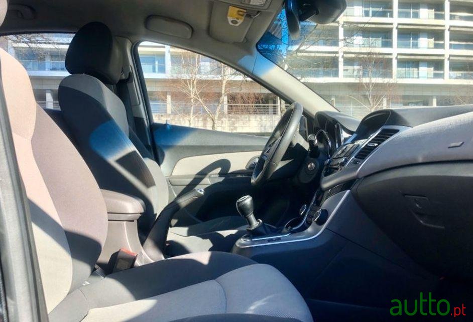 2009' Chevrolet Cruze 2.0 Vcdi Lt photo #3