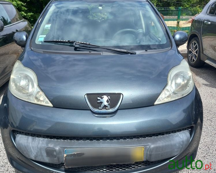 2006' Peugeot 107 photo #2