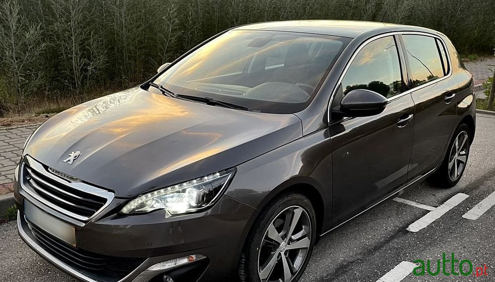 2015' Peugeot 308 photo #1