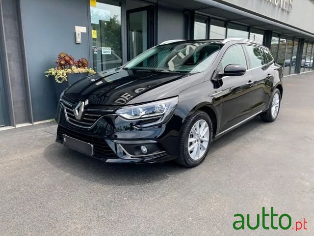2016' Renault Megane Sport Tourer photo #1
