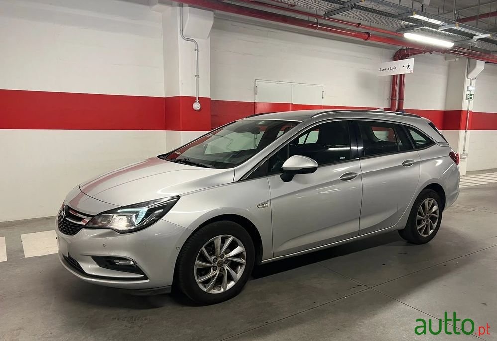 2018' Opel Astra Sports Tourer photo #1