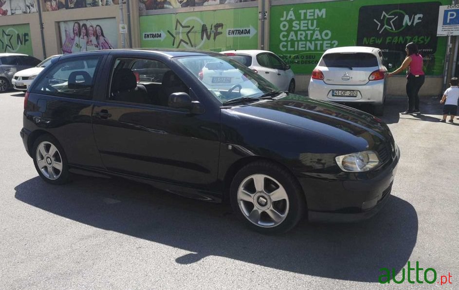 2001' SEAT Ibiza Sport photo #3