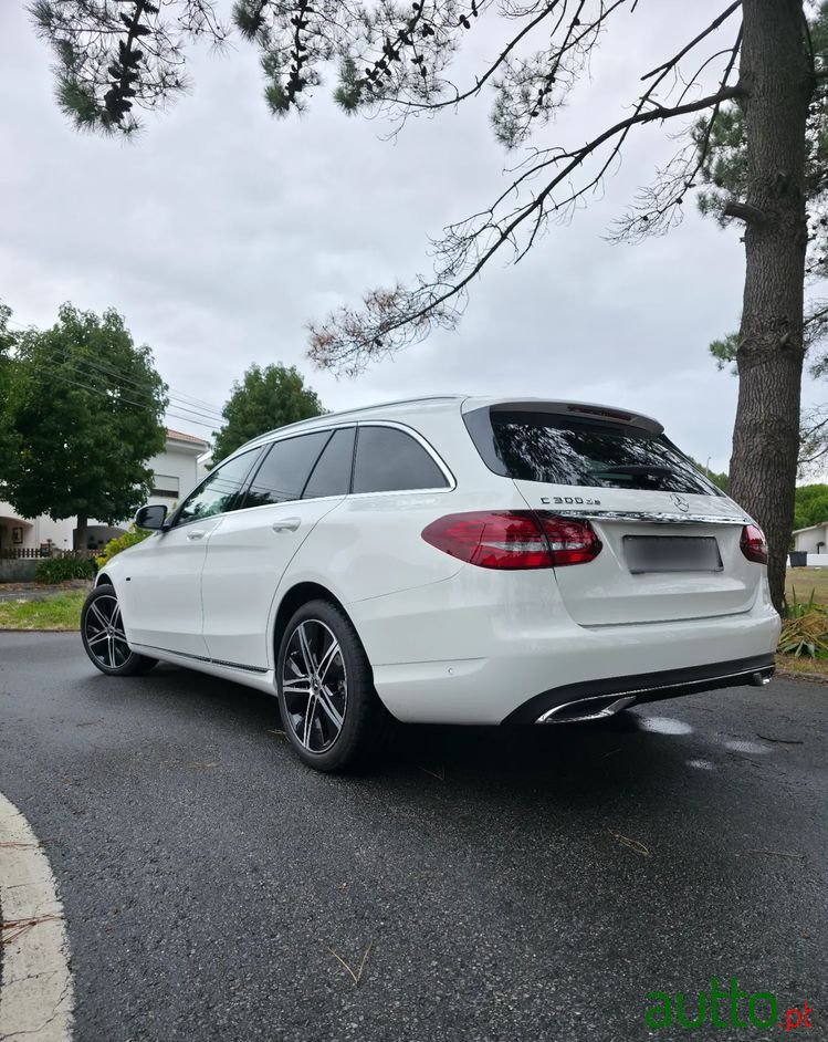 2021' Mercedes-Benz Classe C photo #5