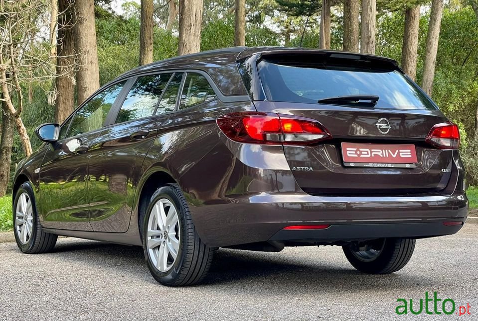 2017' Opel Astra Sports Tourer photo #6