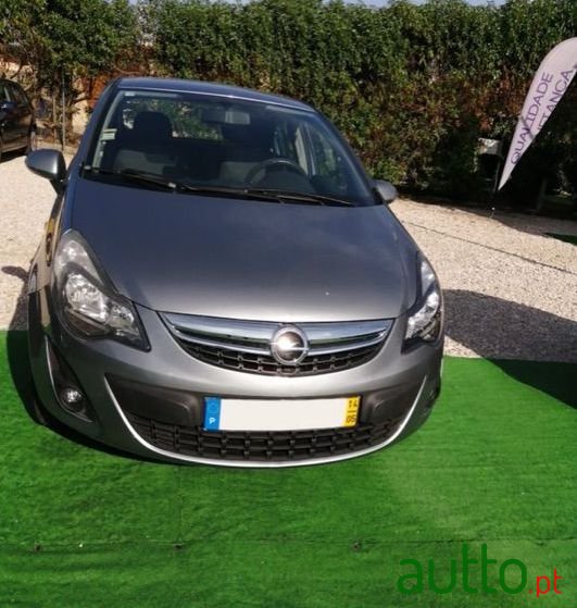 2014' Opel Corsa photo #1