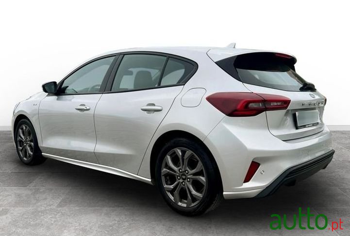 2022' Ford Focus photo #2