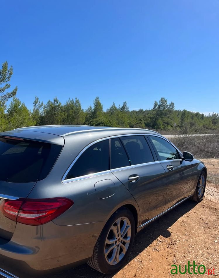 2017' Mercedes-Benz Classe C photo #5