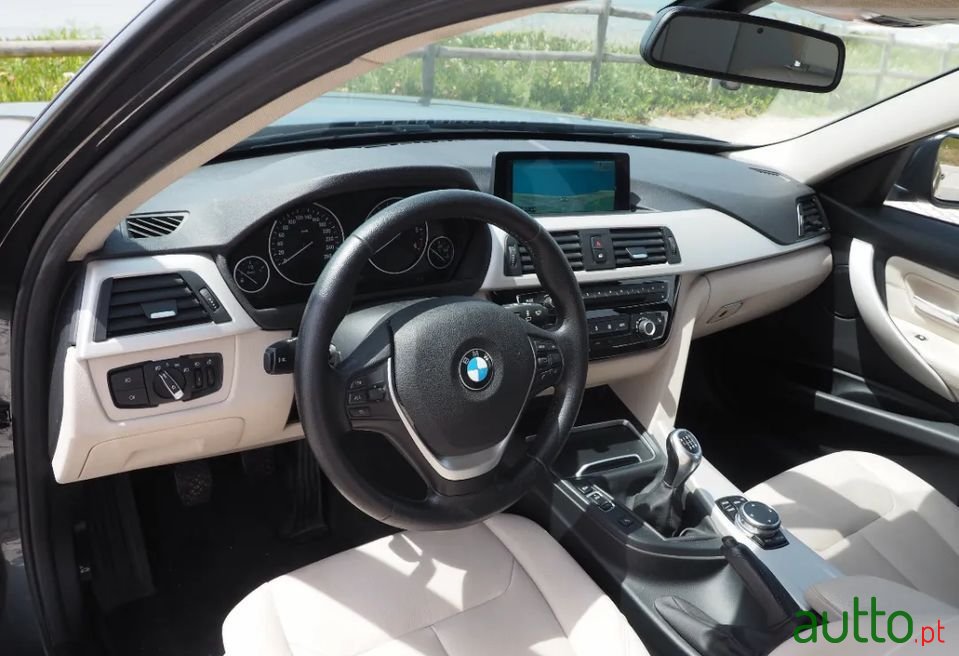 2016' BMW 318 photo #4