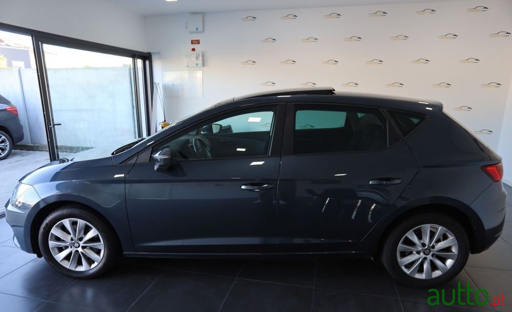 2019' SEAT Leon photo #4