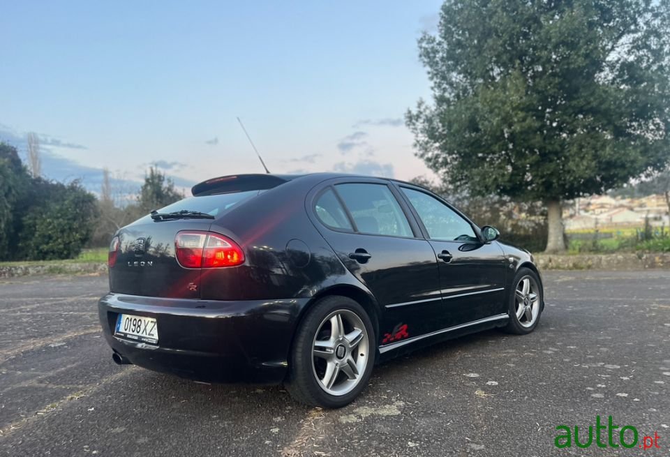 2004' SEAT Leon photo #4