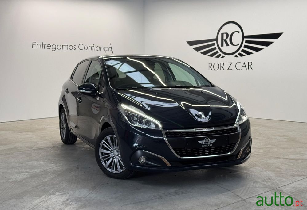 2019' Peugeot 208 photo #1