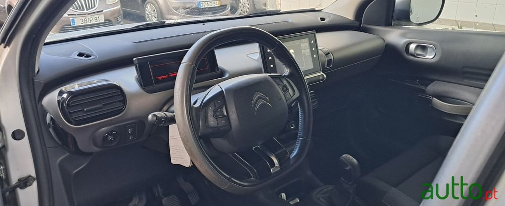 2016' Citroen C4 Cactus 1.6 Bluehdi Feel photo #6