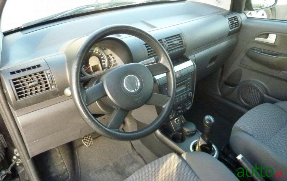 2005' Volkswagen Fox 1.4 Tdi T.Liso Pack photo #2