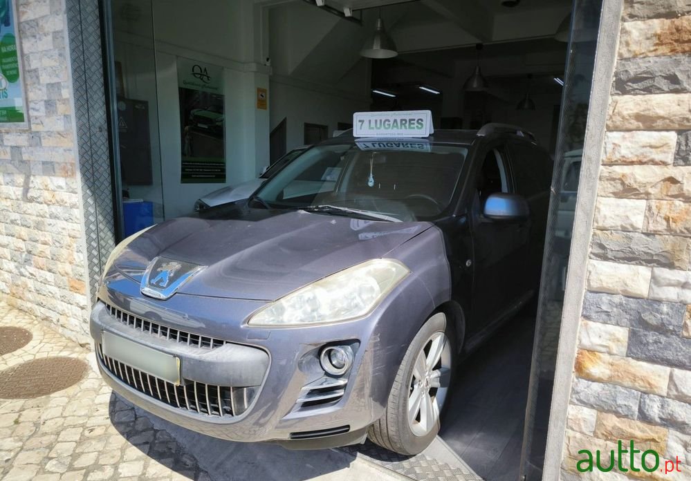 2009' Peugeot 4007 2.2 Hdi Griffe photo #2