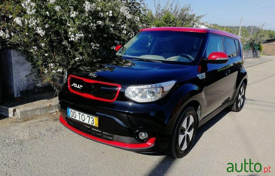 2015' Kia Soul Ev photo #1