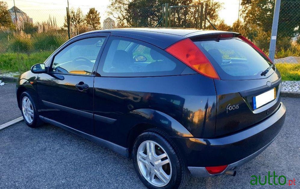2000' Ford Focus photo #2
