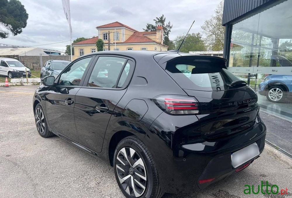 2024' Peugeot 208 photo #2