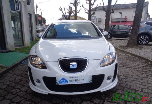 2009' SEAT Leon photo #6