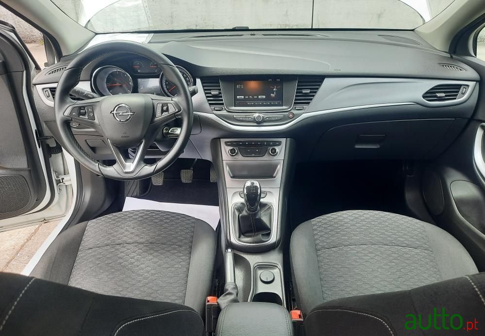 2016' Opel Astra Sports Tourer photo #3