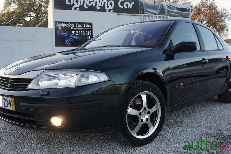 2005' Renault Laguna 1.9 Dci Privilège photo #2