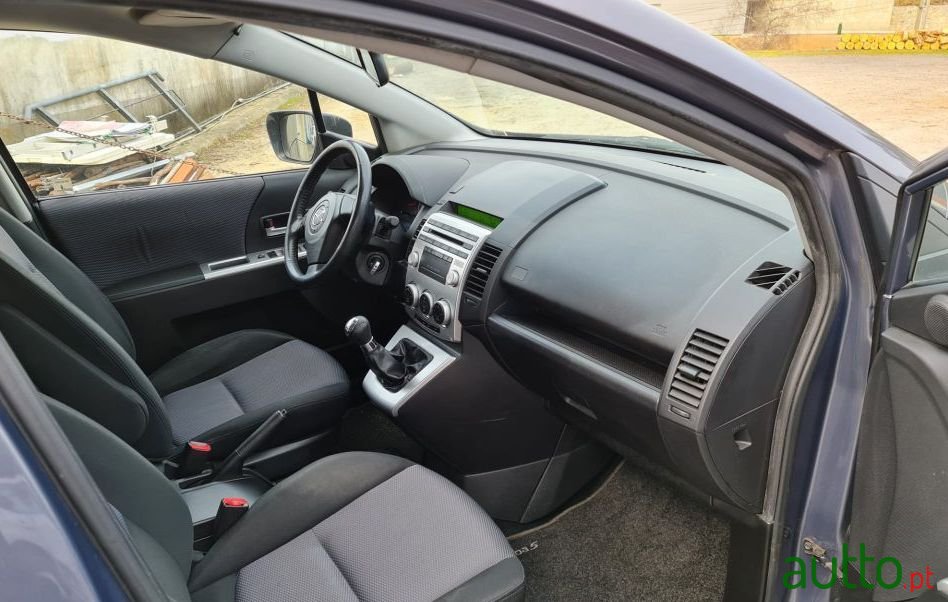 2007' Mazda 5 Comfort photo #2