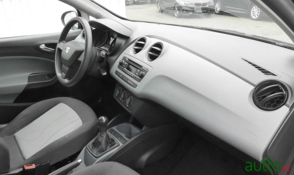 2015' SEAT Ibiza photo #4