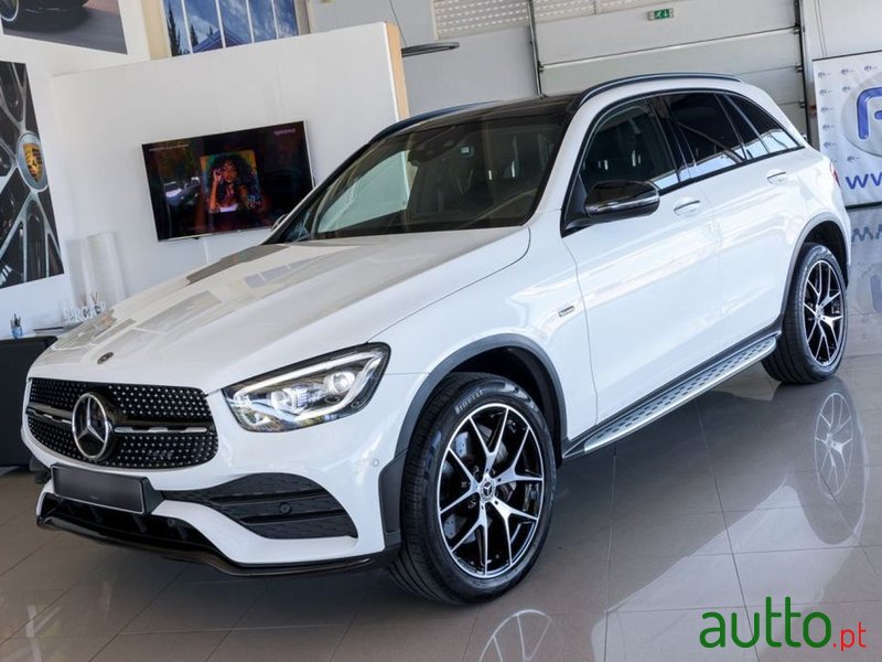 2021' Mercedes-Benz Classe Glc De 4Matic photo #2