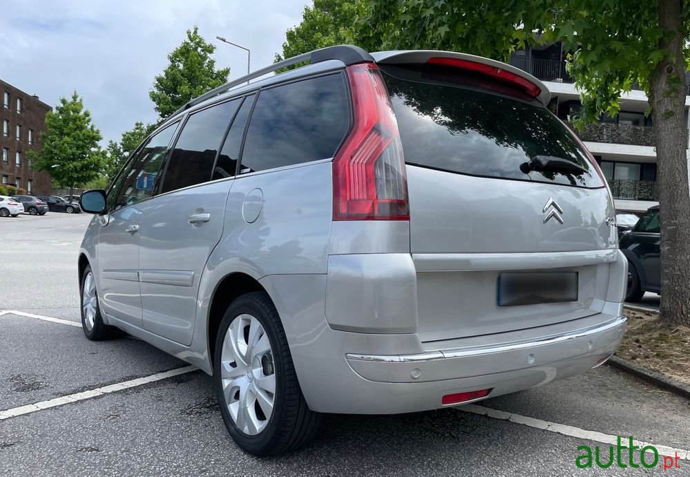 2007' Citroen C4 Grand Picasso photo #5