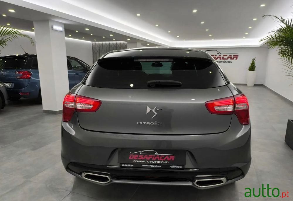 2013' Citroen DS5 photo #6