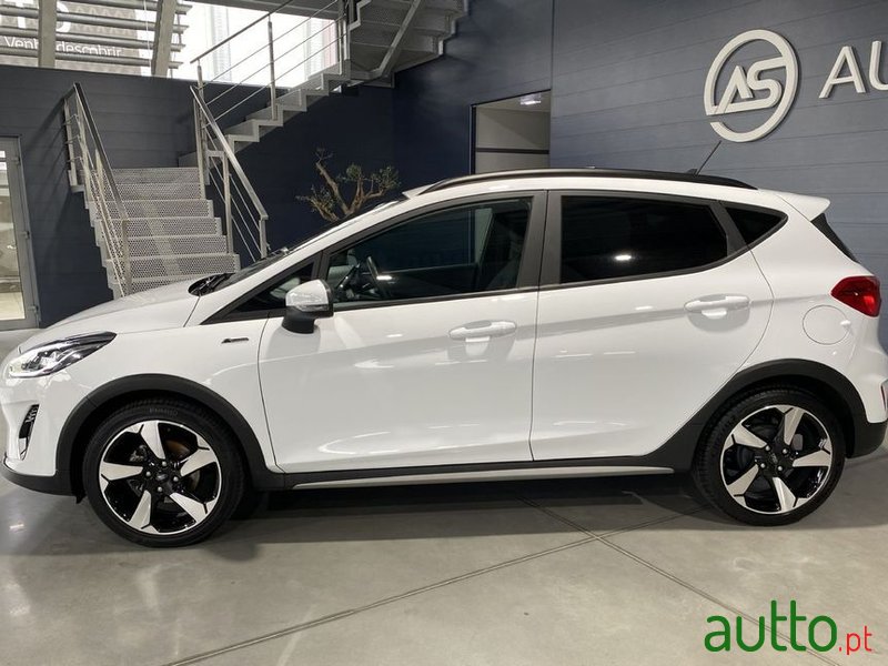 2021' Ford Fiesta photo #2