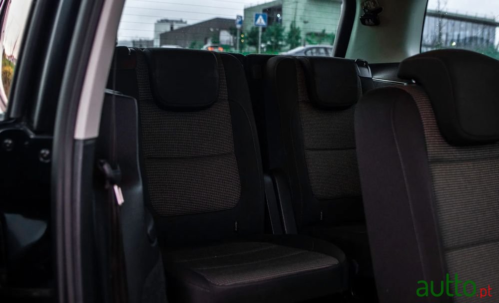 2015' Volkswagen Sharan photo #3