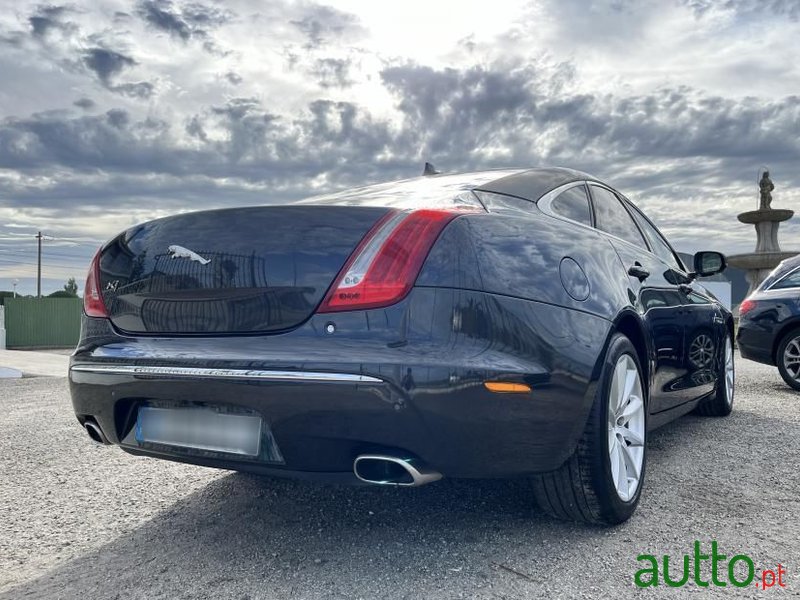 2014' Jaguar XJ photo #3