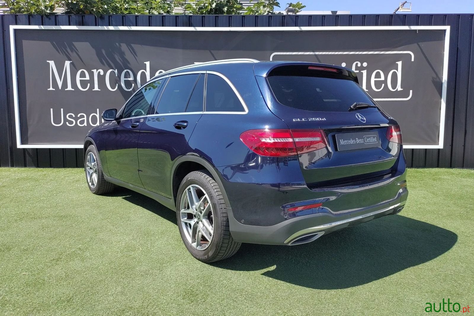 2018' Mercedes-Benz Glc-250 photo #5