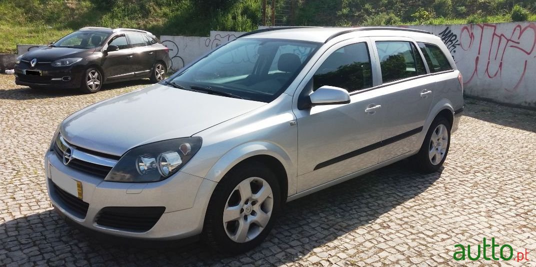 2006' Opel Astra Caravan photo #4