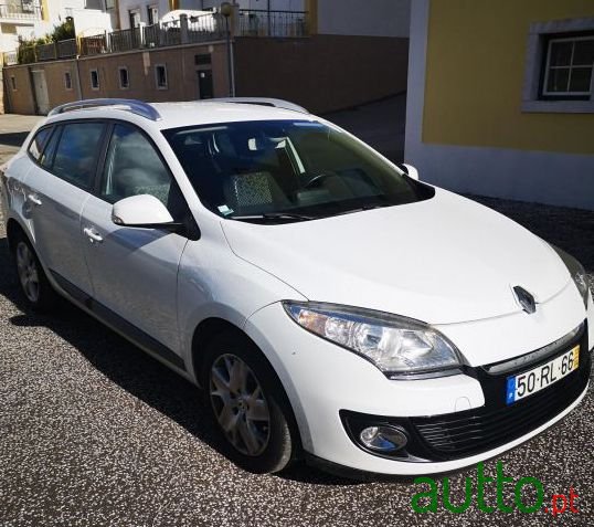 2013' Renault Megane Break photo #2