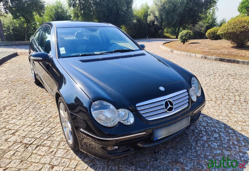 2005' Mercedes-Benz Classe C photo #6