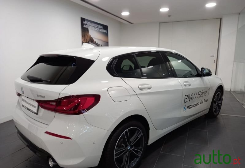 2021' BMW 118 Sport photo #3