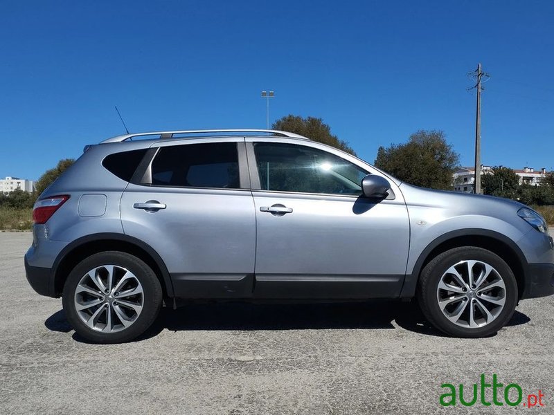 2011' Nissan Qashqai photo #2