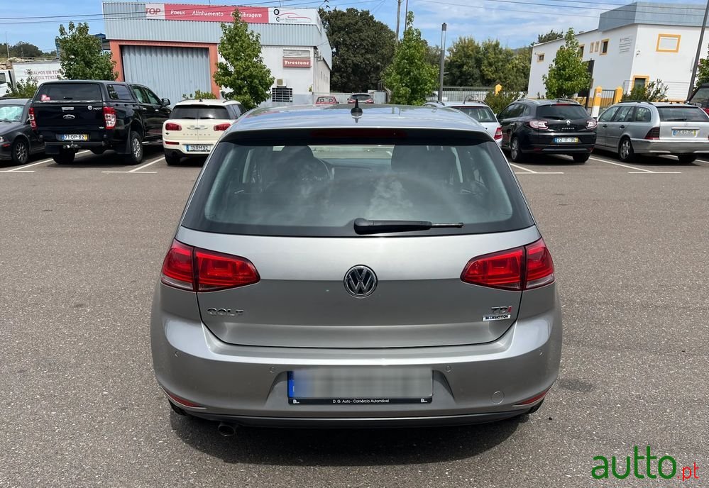 2017' Volkswagen Golf photo #4