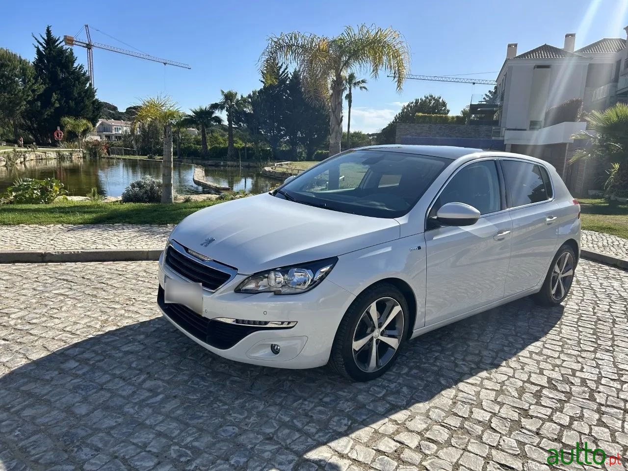 2015' Peugeot 308 photo #1