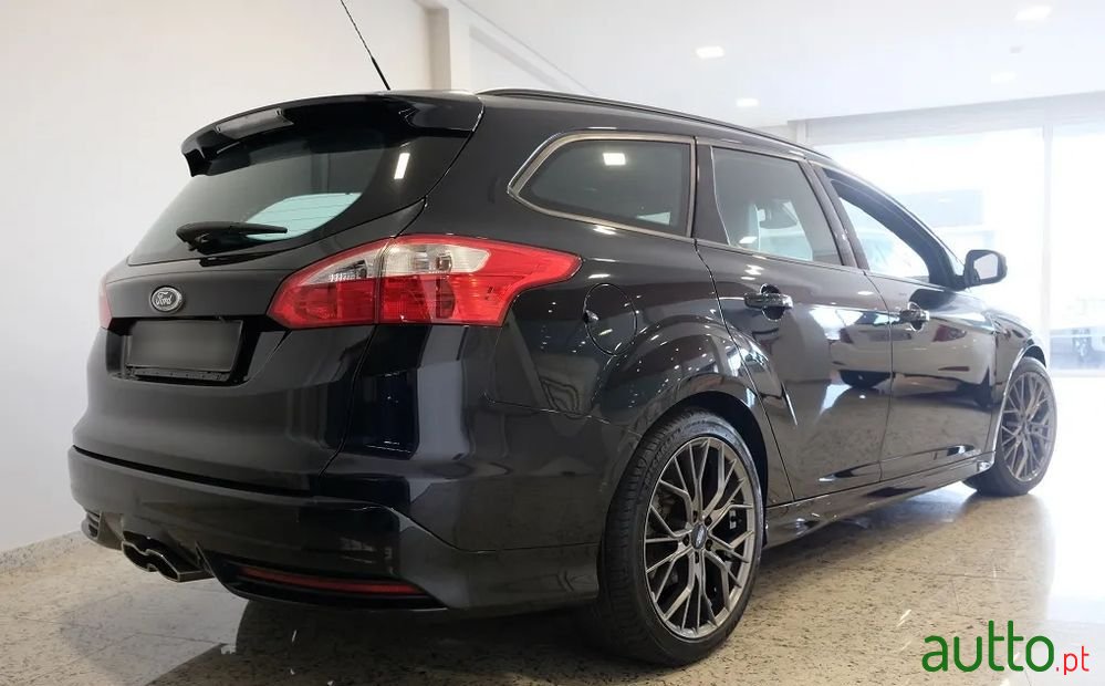 2014' Ford Focus Sw photo #3