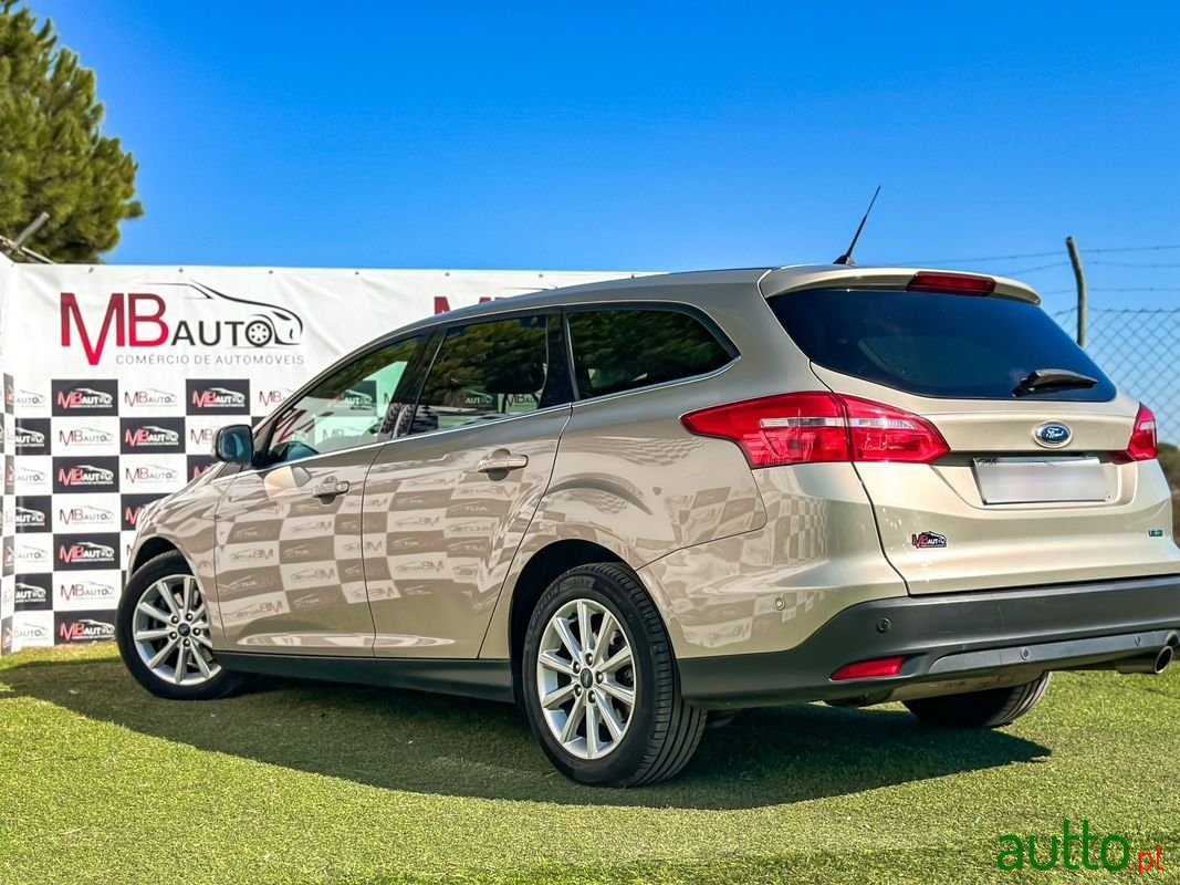 2017' Ford Focus photo #3