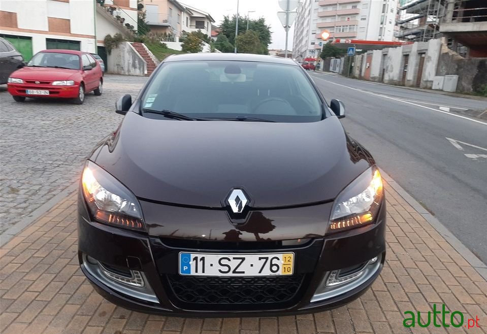 2012' Renault Megane Coupe photo #1