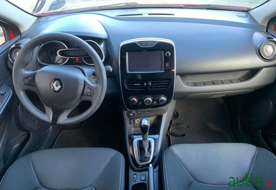 2015' Renault Clio photo #3