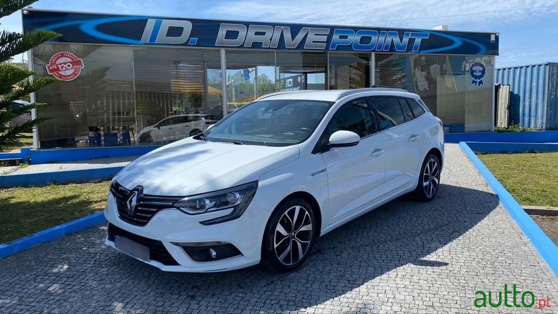 2019' Renault Megane Sport Tourer photo #1