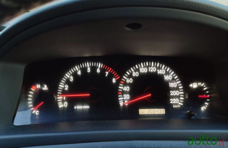 2003' Toyota Corolla Verso photo #2