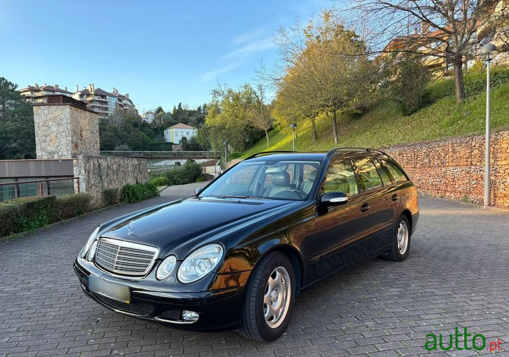 2005' Mercedes-Benz Classe E Cdi Classic photo #3