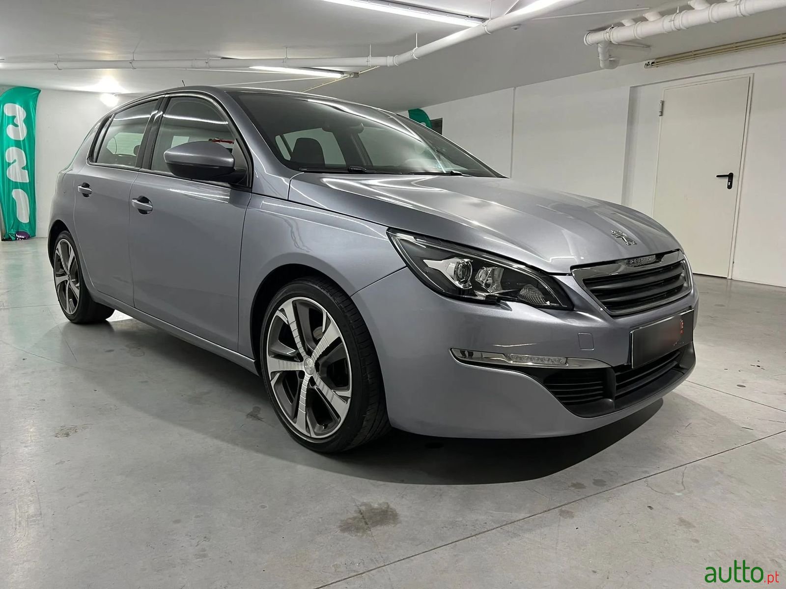 2014' Peugeot 308 photo #6